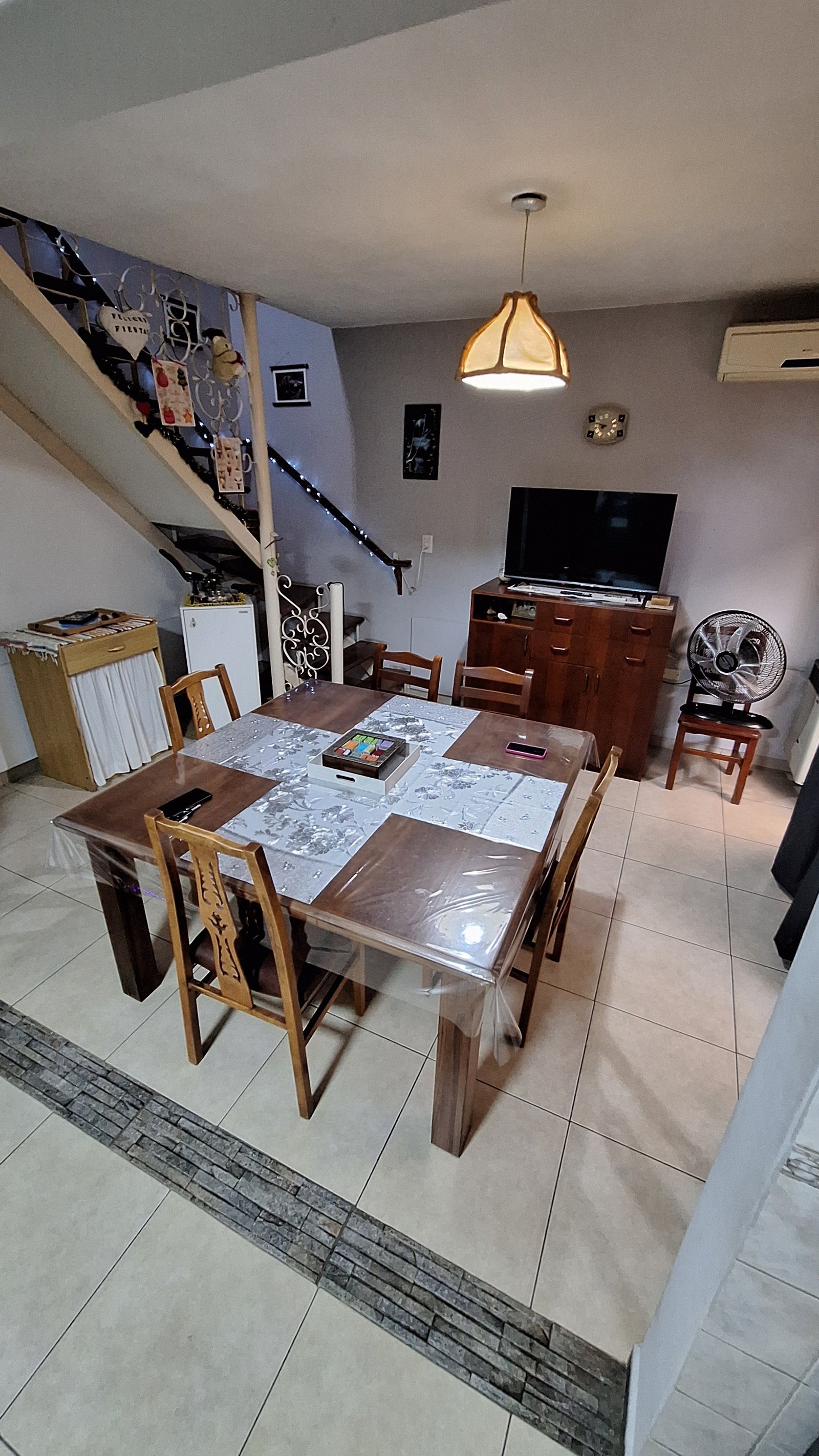 Casa en venta de cuatro dormitorios en Garay Vivas N° 2100